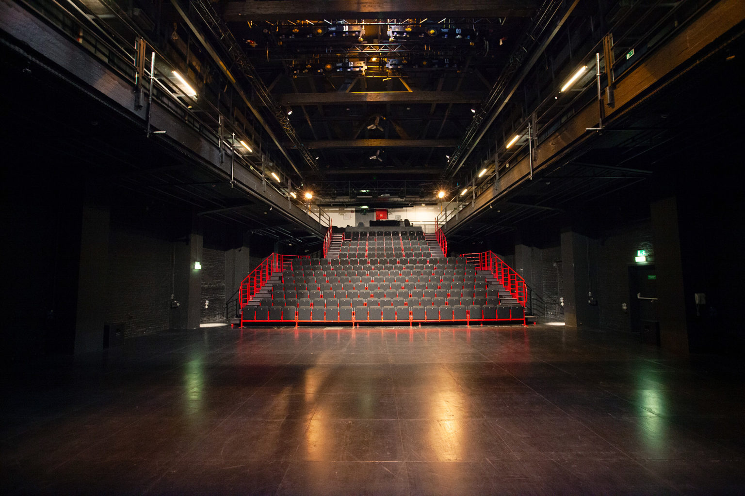 Grande salle du Théâtre Les Tanneurs vue du gradin